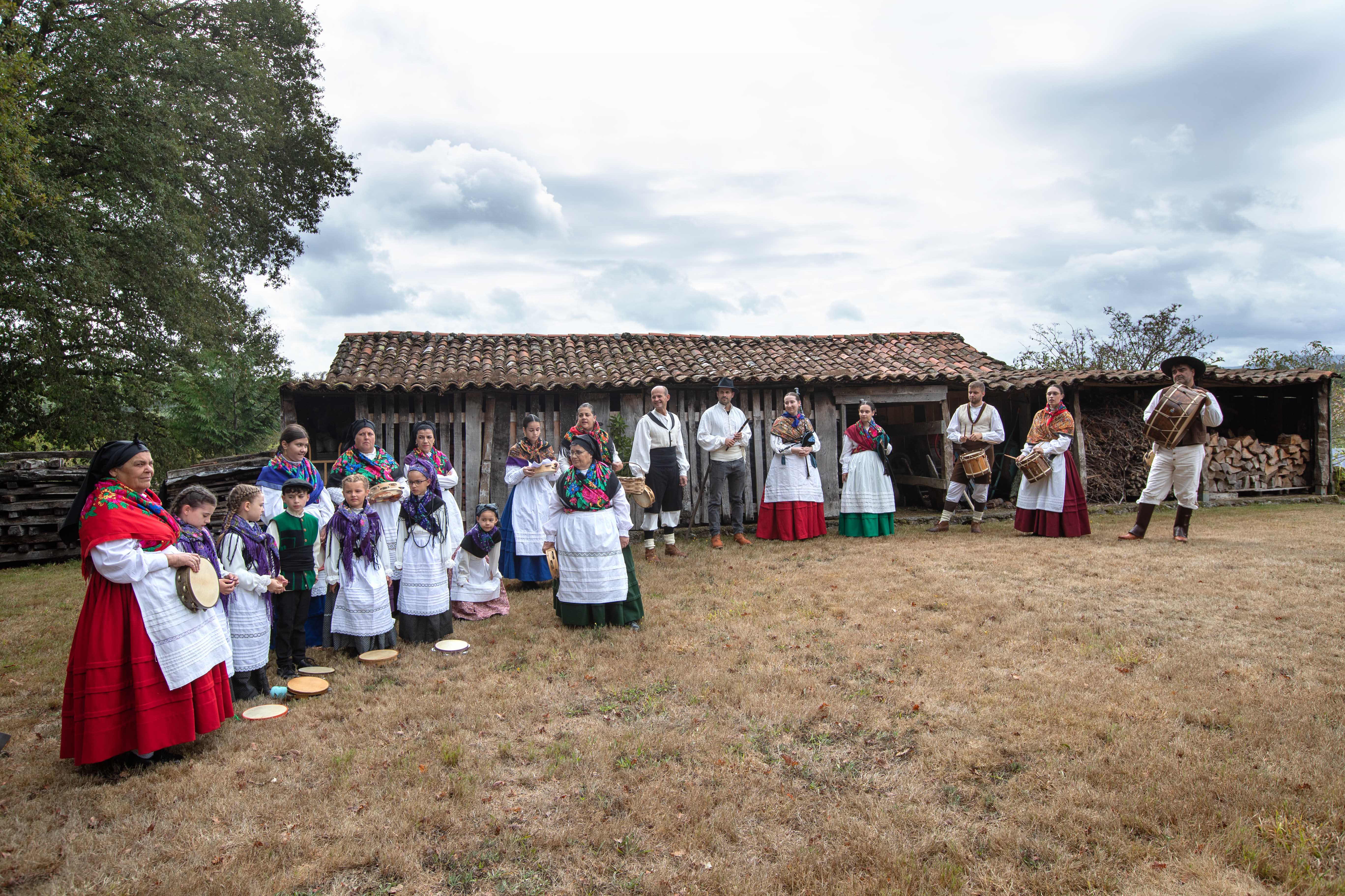 CANTAMOS 1